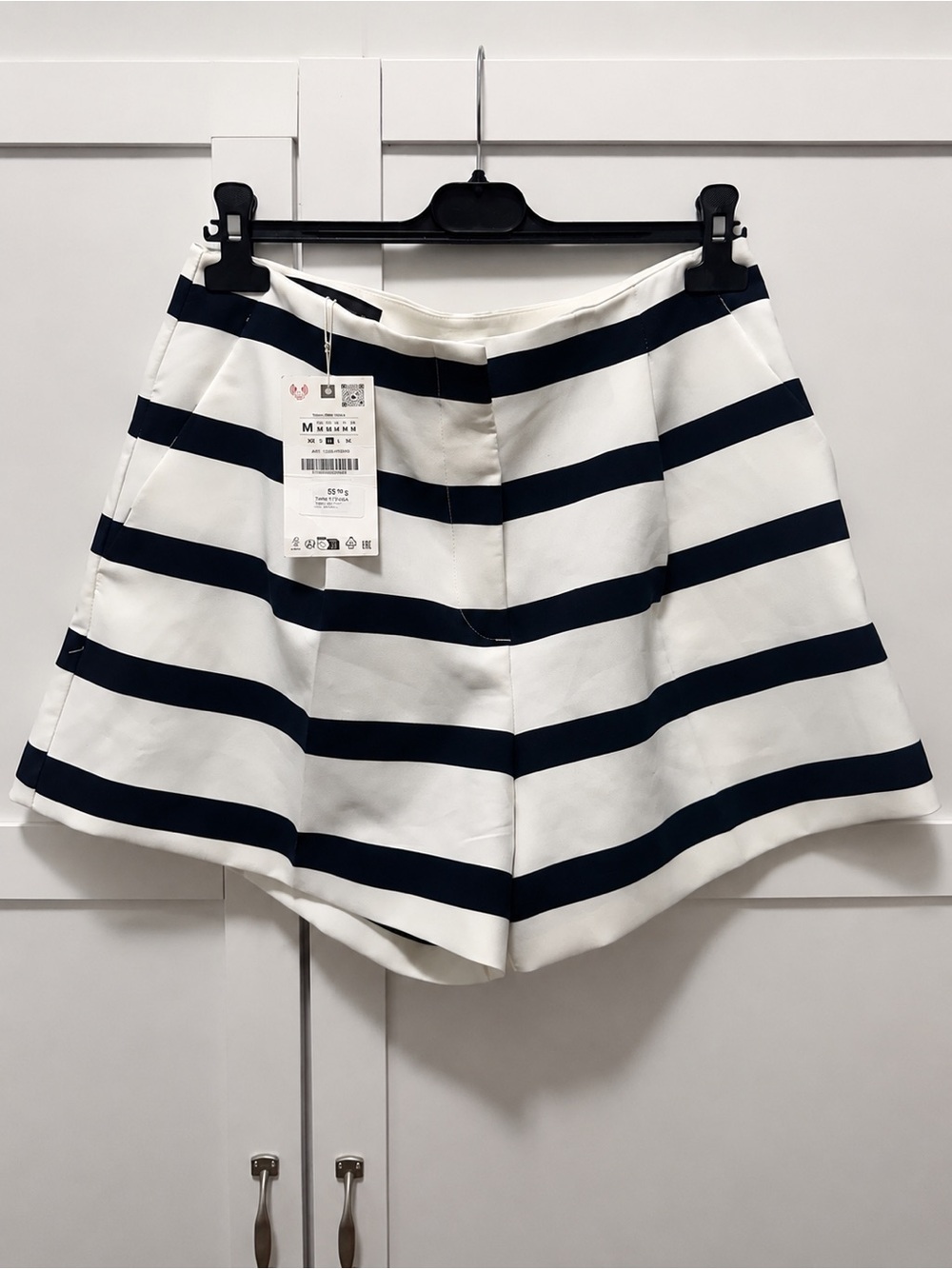 Zara Black & White Striped Tailored Shorts – Size M NWT